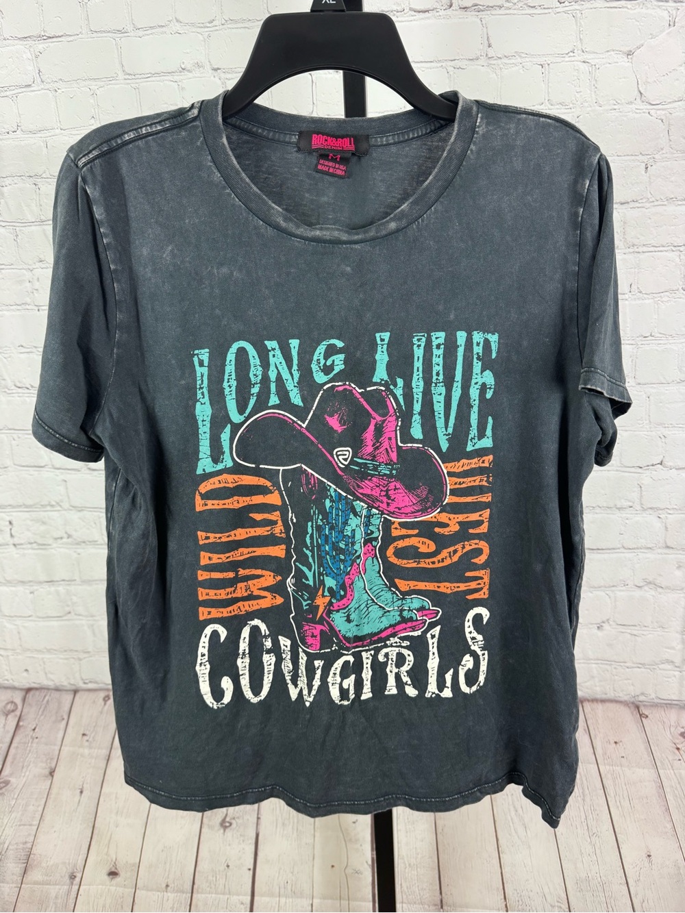 Rock & Roll Denim Long Live Cowgirls Distressed Tee Size M